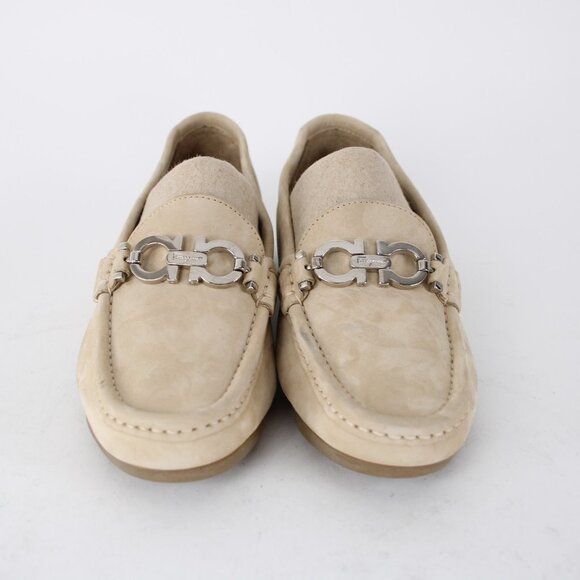 Ferragamo Flats Sz 7 Beige Suede Silver Hardware Driving Moc Leather Loafers - Picture 3 of 12